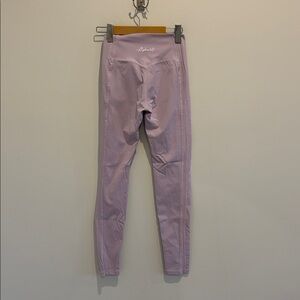 LAVENDER ALPHALETE PULSE KINETIC LEGGINGS